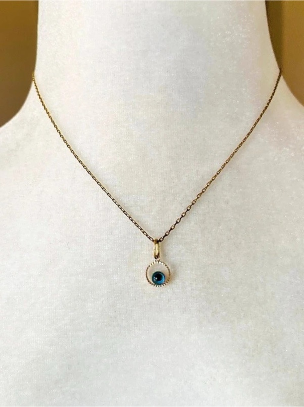 14k Gold Evil Eye Pendant With 9k/375 Gold Chain Necklace. Like new